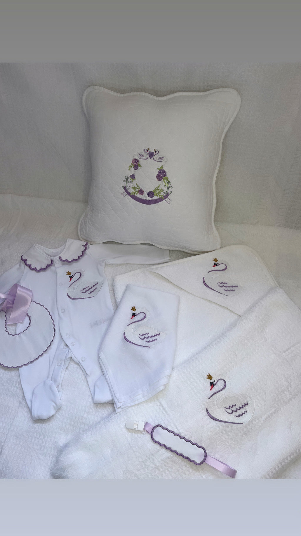 Lilac Swan full set - READY TO POST